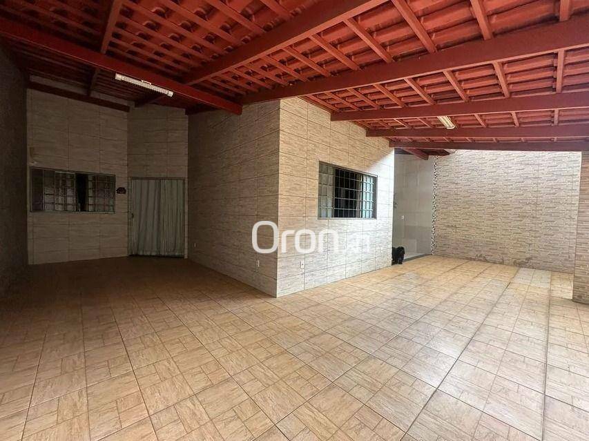 Casa à venda com 4 quartos, 198m² - Foto 2