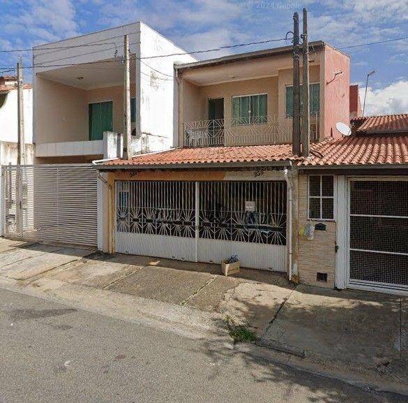 Sobrado à venda com 5 quartos, 297m² - Foto 1