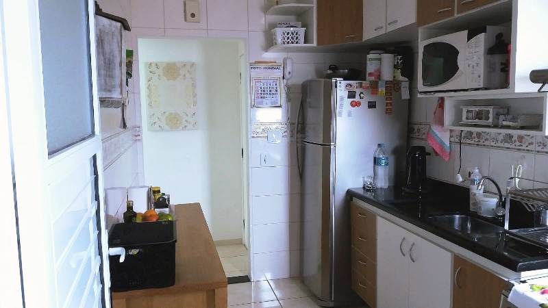 Apartamento à venda com 3 quartos, 72m² - Foto 2