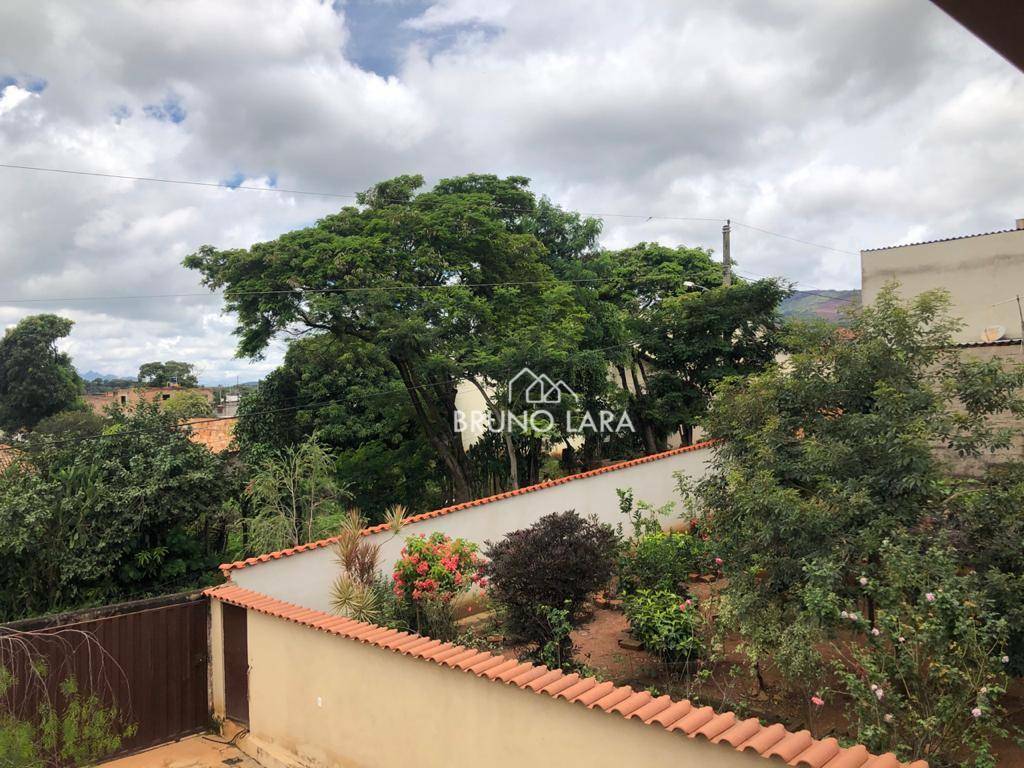 Casa à venda com 4 quartos, 200m² - Foto 29