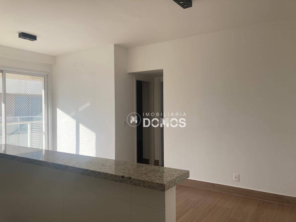 Apartamento à venda com 2 quartos, 80m² - Foto 2