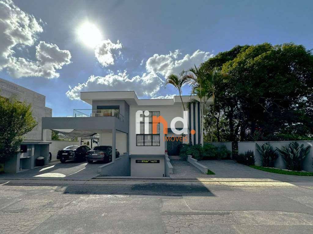 Casa à venda com 3 quartos, 368m² - Foto 1