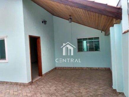 Casa à venda com 2 quartos, 100m² - Foto 1