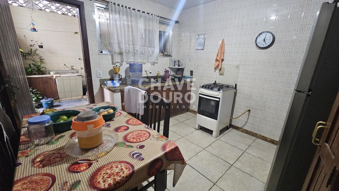 Casa à venda com 2 quartos, 56m² - Foto 9