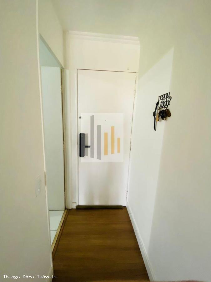 Apartamento à venda com 3 quartos, 64m² - Foto 2