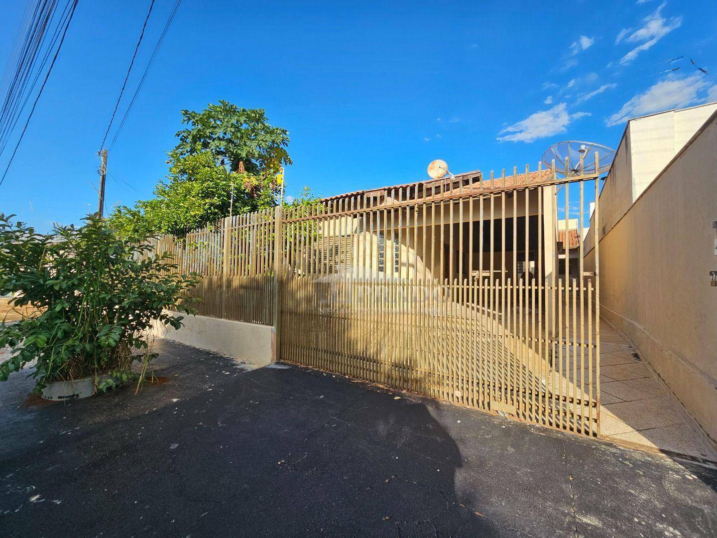 Casa para alugar com 4 quartos, 198m² - Foto 5