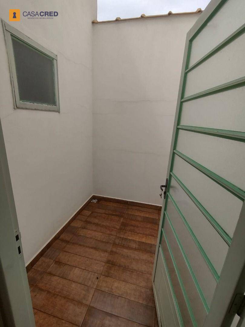 Casa à venda com 3 quartos, 90m² - Foto 4