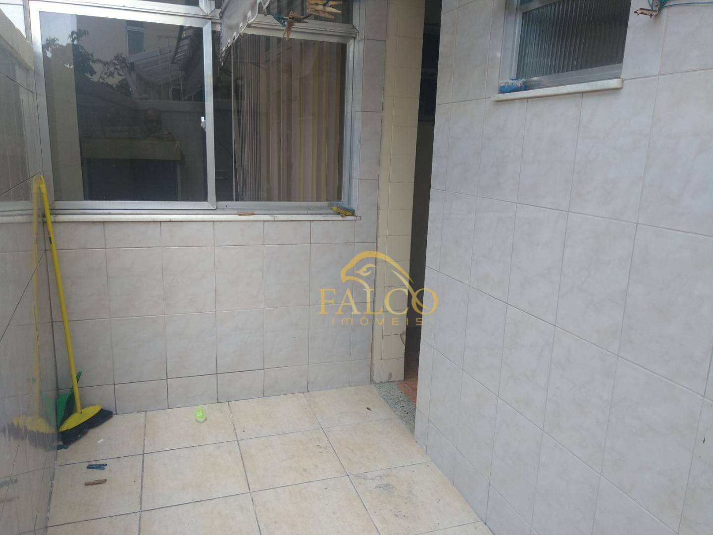 Apartamento à venda com 2 quartos, 70m² - Foto 12