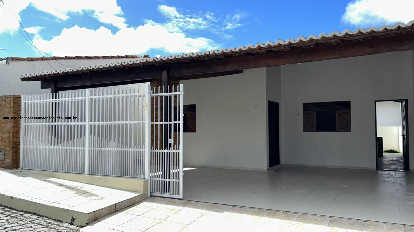 Casa de Condomínio à venda com 3 quartos, 130m² - Foto 1