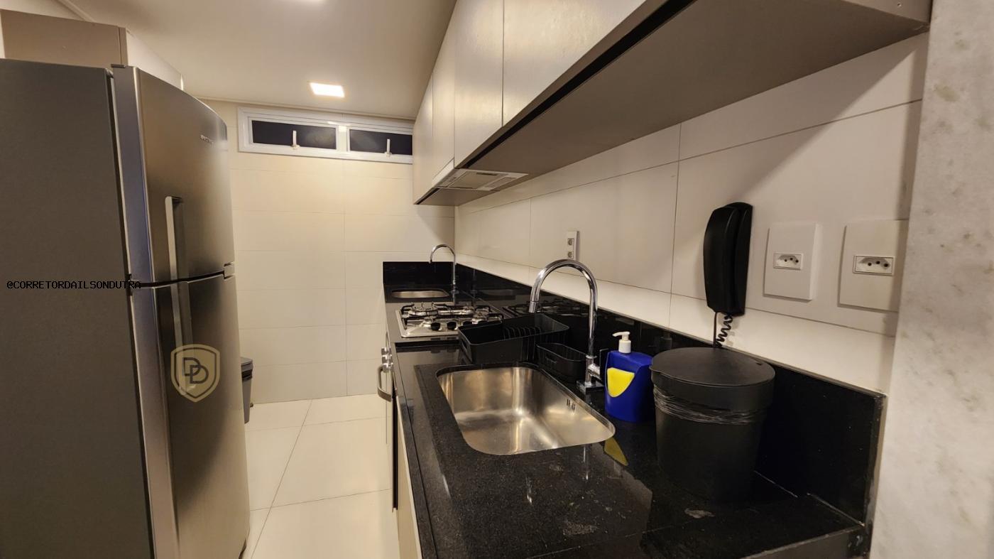 Apartamento à venda com 2 quartos, 72m² - Foto 4