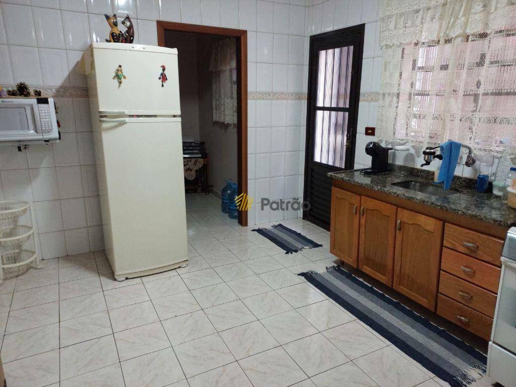 Casa à venda com 3 quartos, 156m² - Foto 3