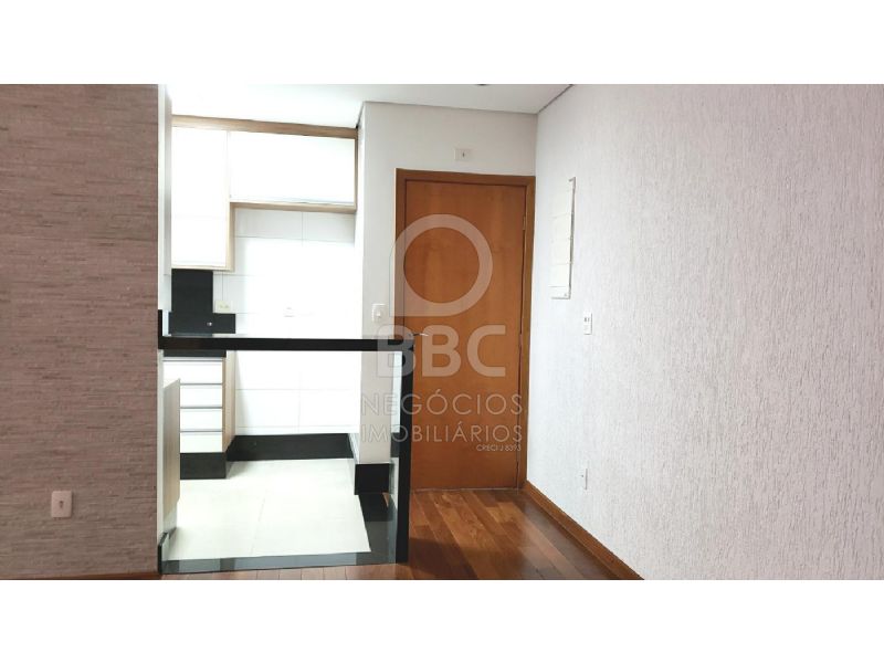 Apartamento à venda com 3 quartos, 87m² - Foto 2