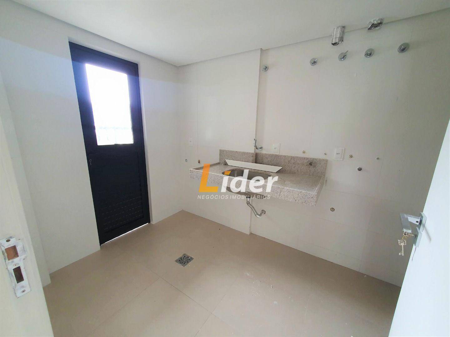 Apartamento à venda com 4 quartos, 170m² - Foto 23