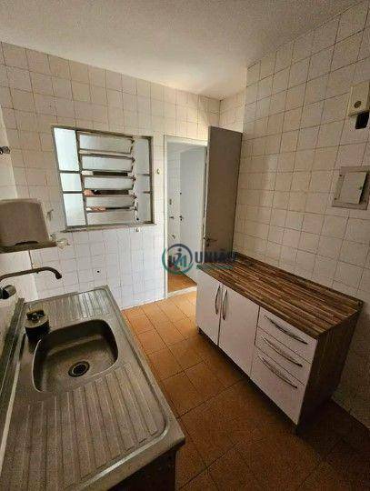 Apartamento à venda com 2 quartos, 70m² - Foto 12