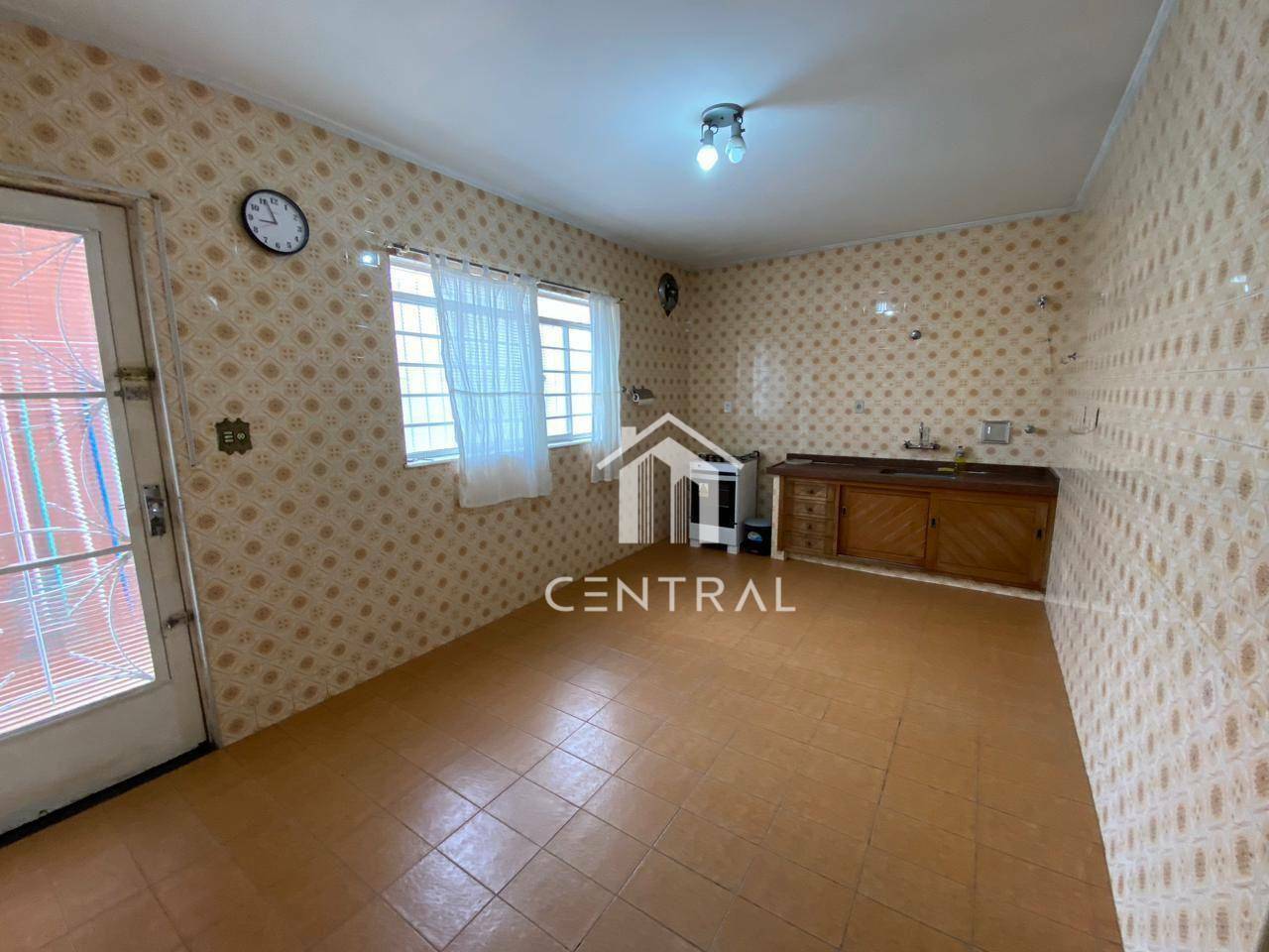 Casa à venda com 3 quartos, 220m² - Foto 8