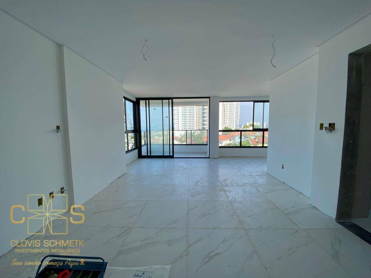 Apartamento à venda com 3 quartos, 107m² - Foto 22