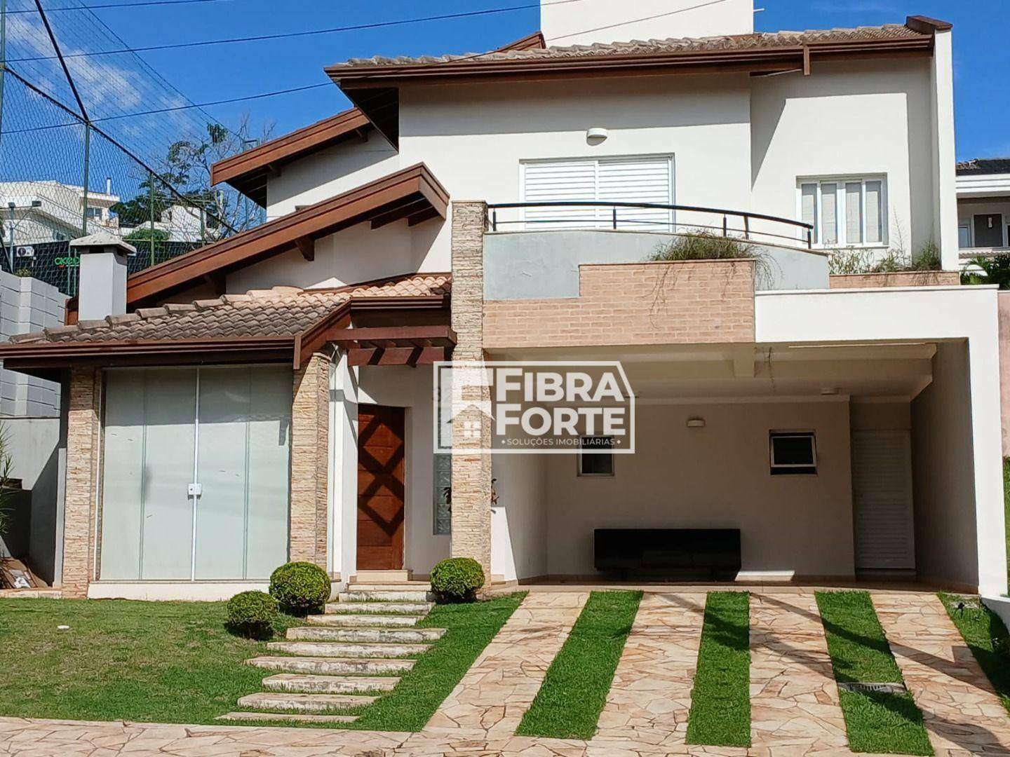 Casa de Condomínio para alugar com 3 quartos, 240m² - Foto 1