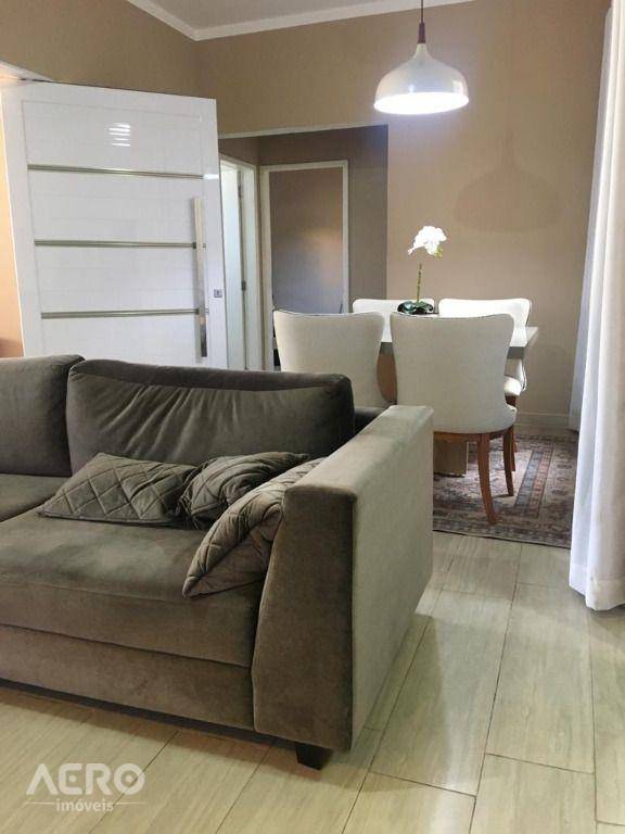 Casa à venda com 2 quartos, 72m² - Foto 5