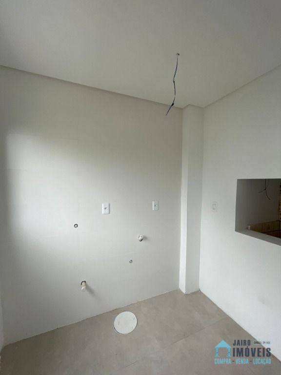 Apartamento à venda com 2 quartos, 75m² - Foto 3