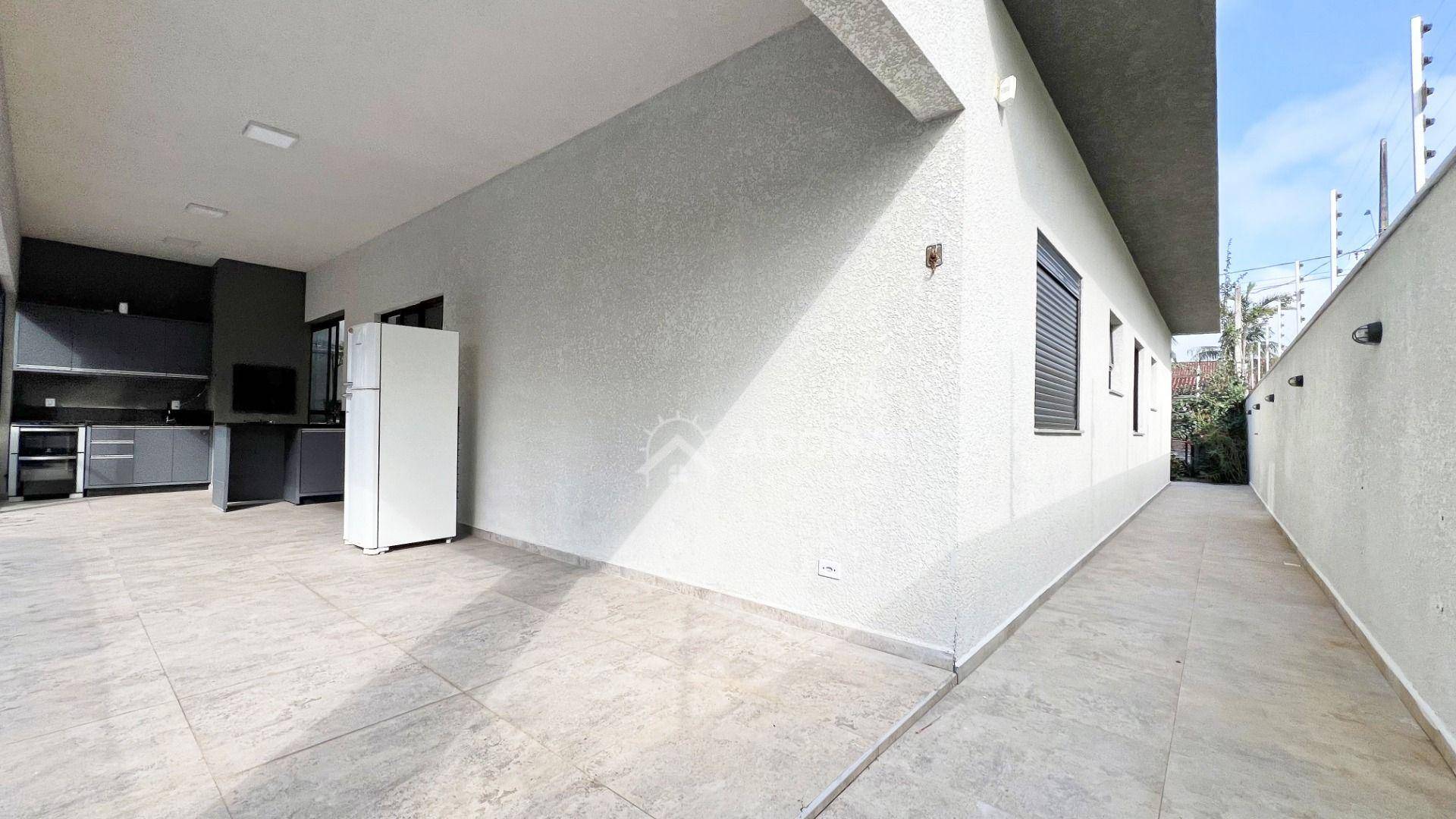 Casa à venda com 5 quartos, 203m² - Foto 25