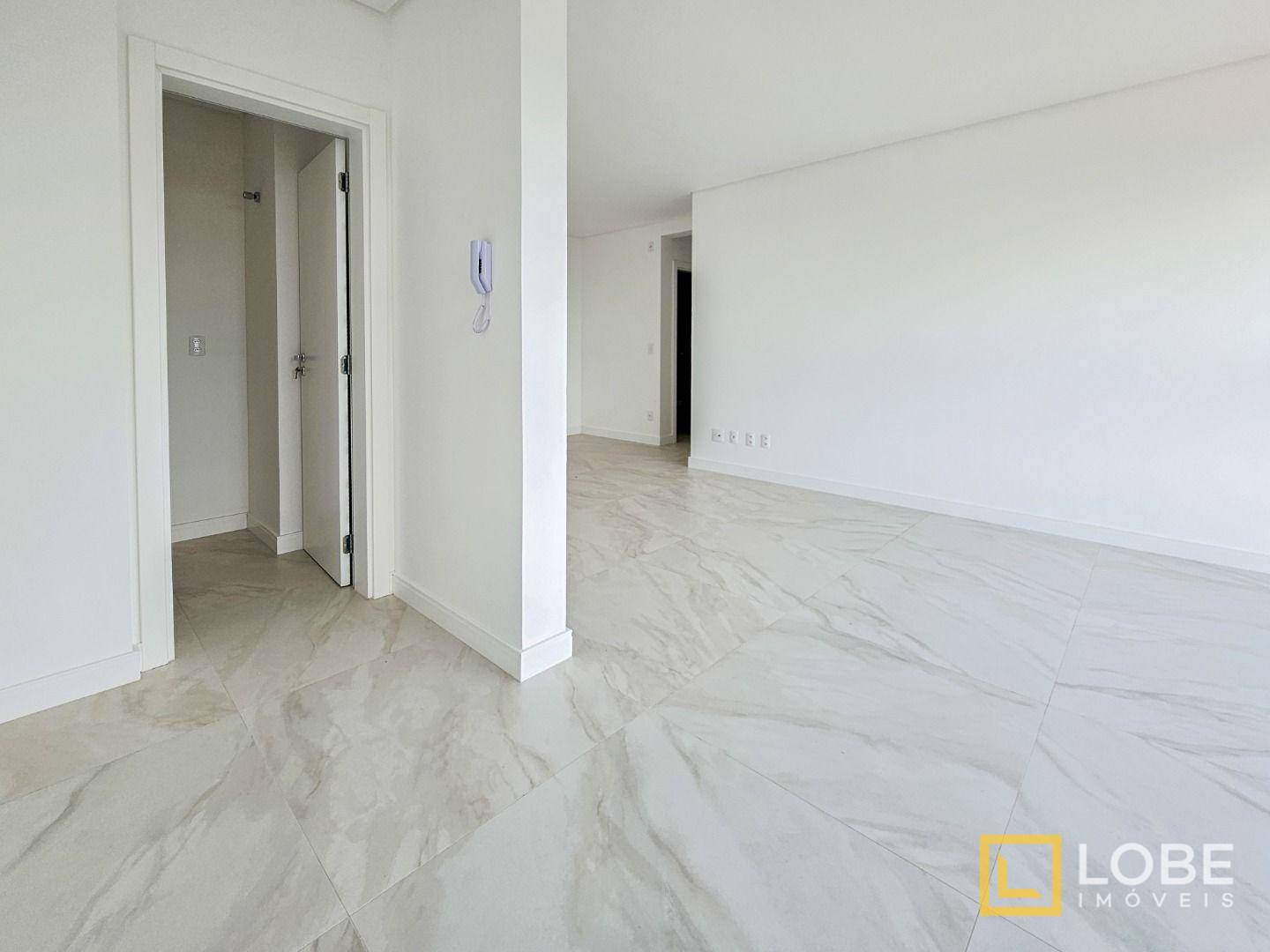 Apartamento à venda com 2 quartos, 77m² - Foto 3