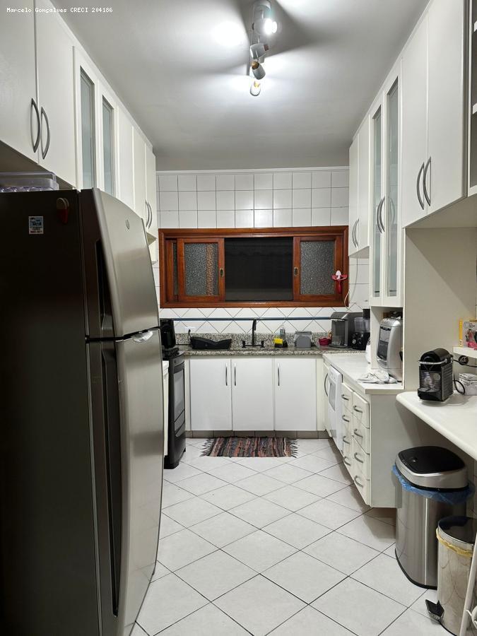 Sobrado à venda com 4 quartos, 250m² - Foto 4