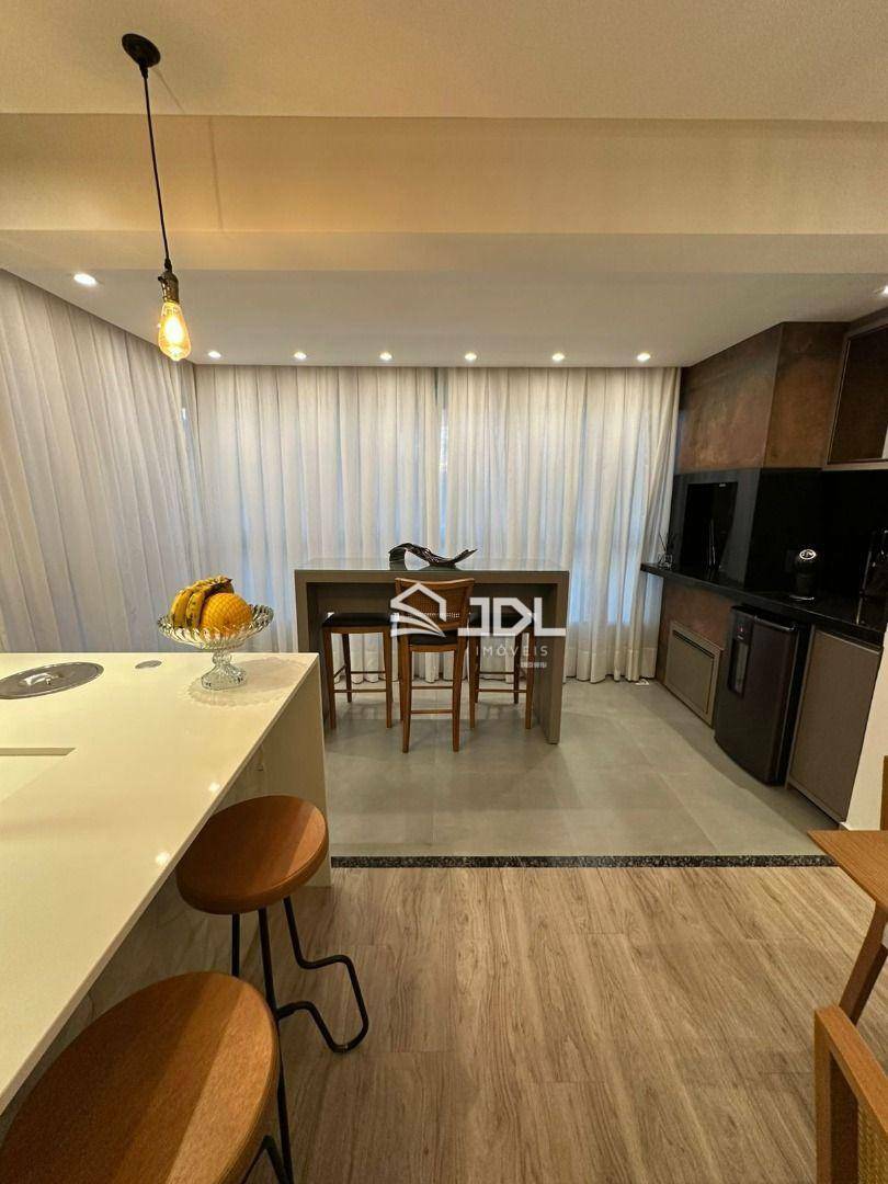 Apartamento à venda com 2 quartos, 100m² - Foto 4