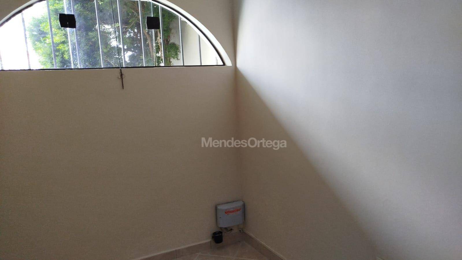 Casa para alugar com 3 quartos, 250m² - Foto 5