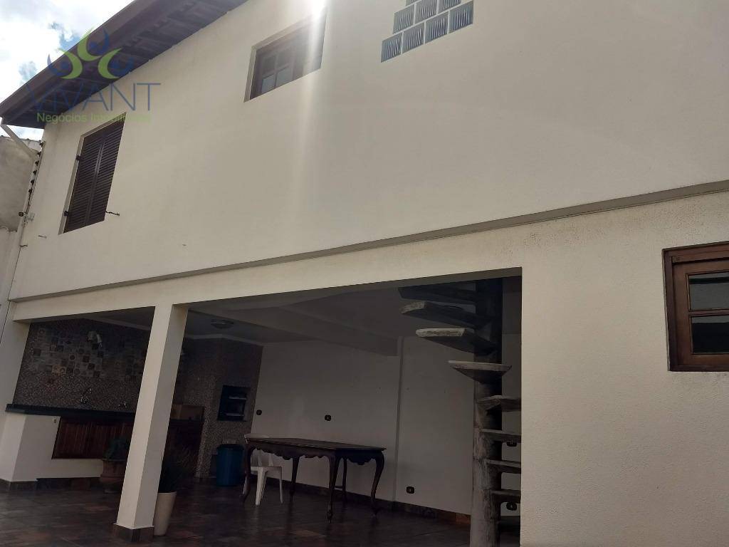 Sobrado para alugar com 3 quartos, 327m² - Foto 47