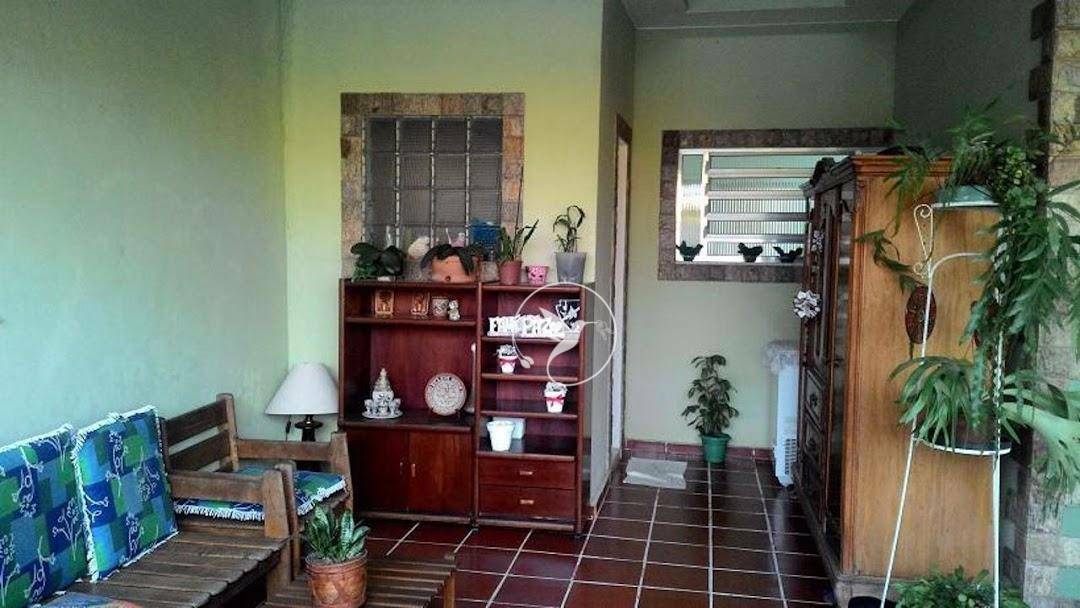 Casa à venda com 4 quartos, 200m² - Foto 12