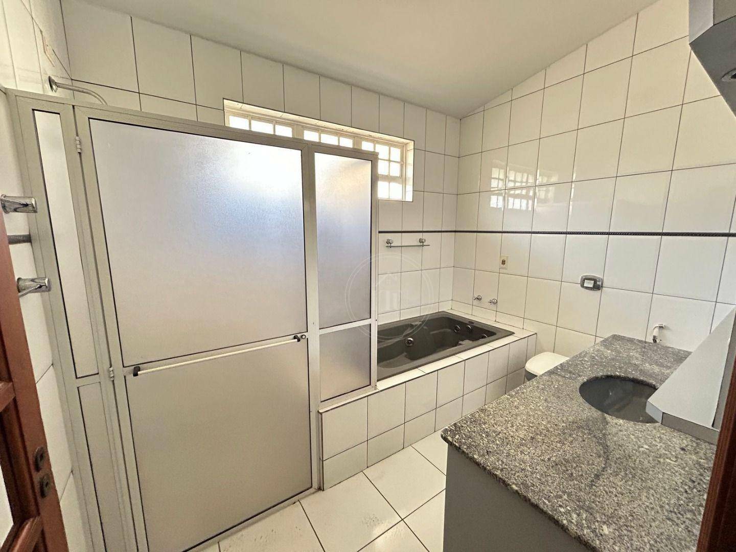Casa à venda e aluguel com 3 quartos, 386m² - Foto 19