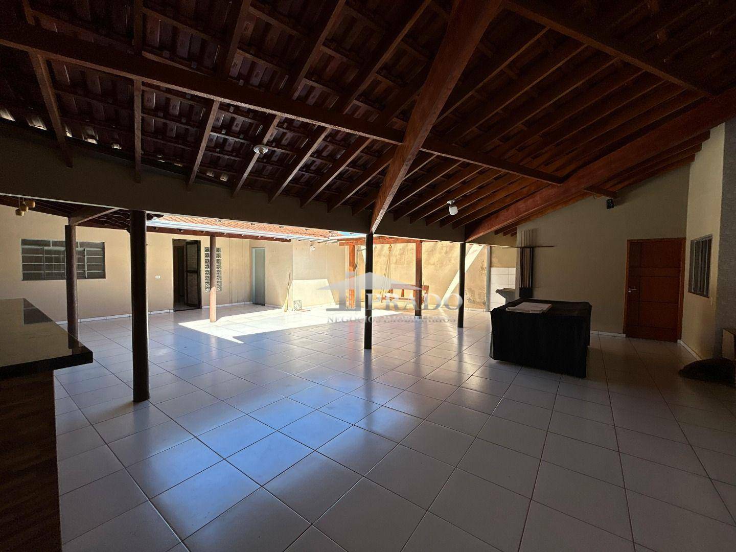 Casa para alugar com 4 quartos, 248m² - Foto 21