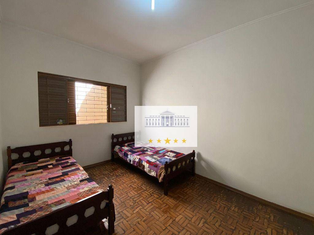 Casa à venda com 4 quartos, 250m² - Foto 13