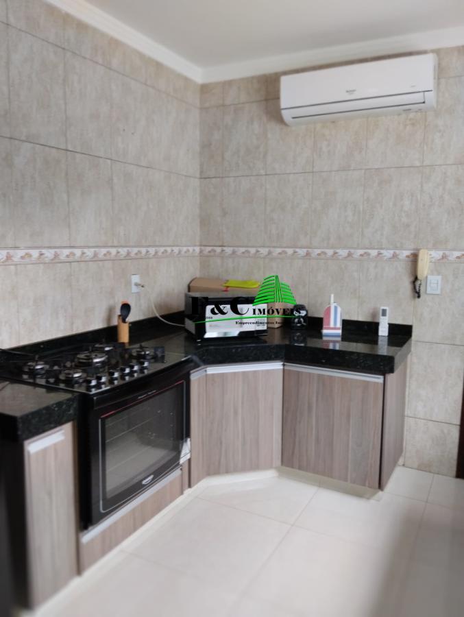 Casa à venda com 3 quartos, 220m² - Foto 14