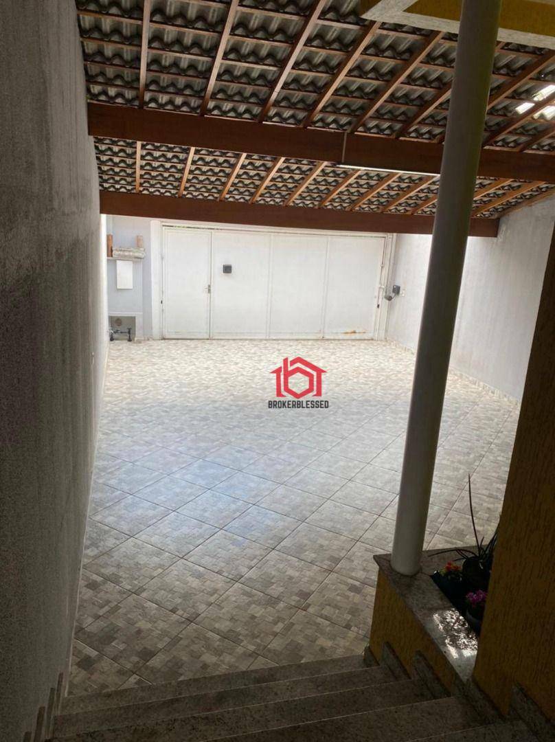 Sobrado à venda com 3 quartos, 140m² - Foto 1