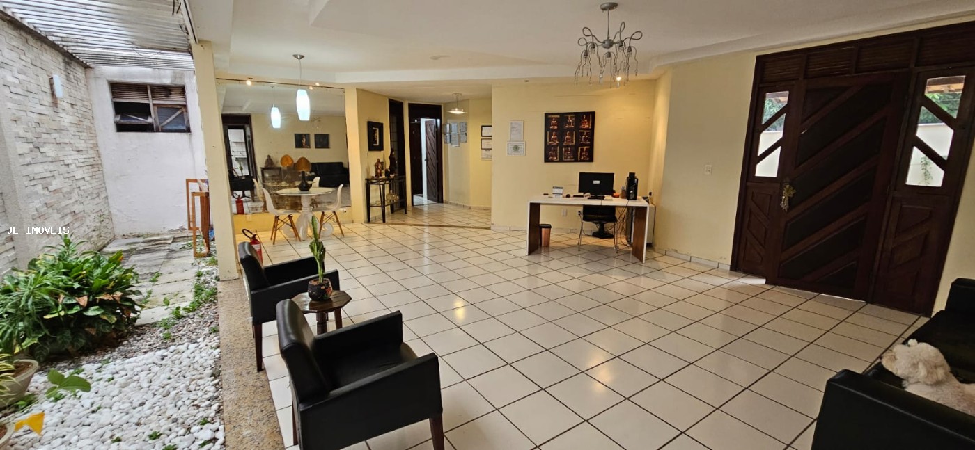 Casa para alugar com 4 quartos, 373m² - Foto 2
