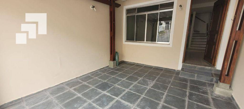 Sobrado à venda e aluguel com 2 quartos, 104m² - Foto 1