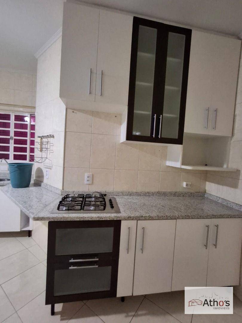 Casa para alugar com 4 quartos, 170m² - Foto 16