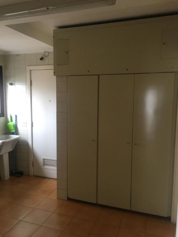 Apartamento para alugar com 3 quartos, 217m² - Foto 18