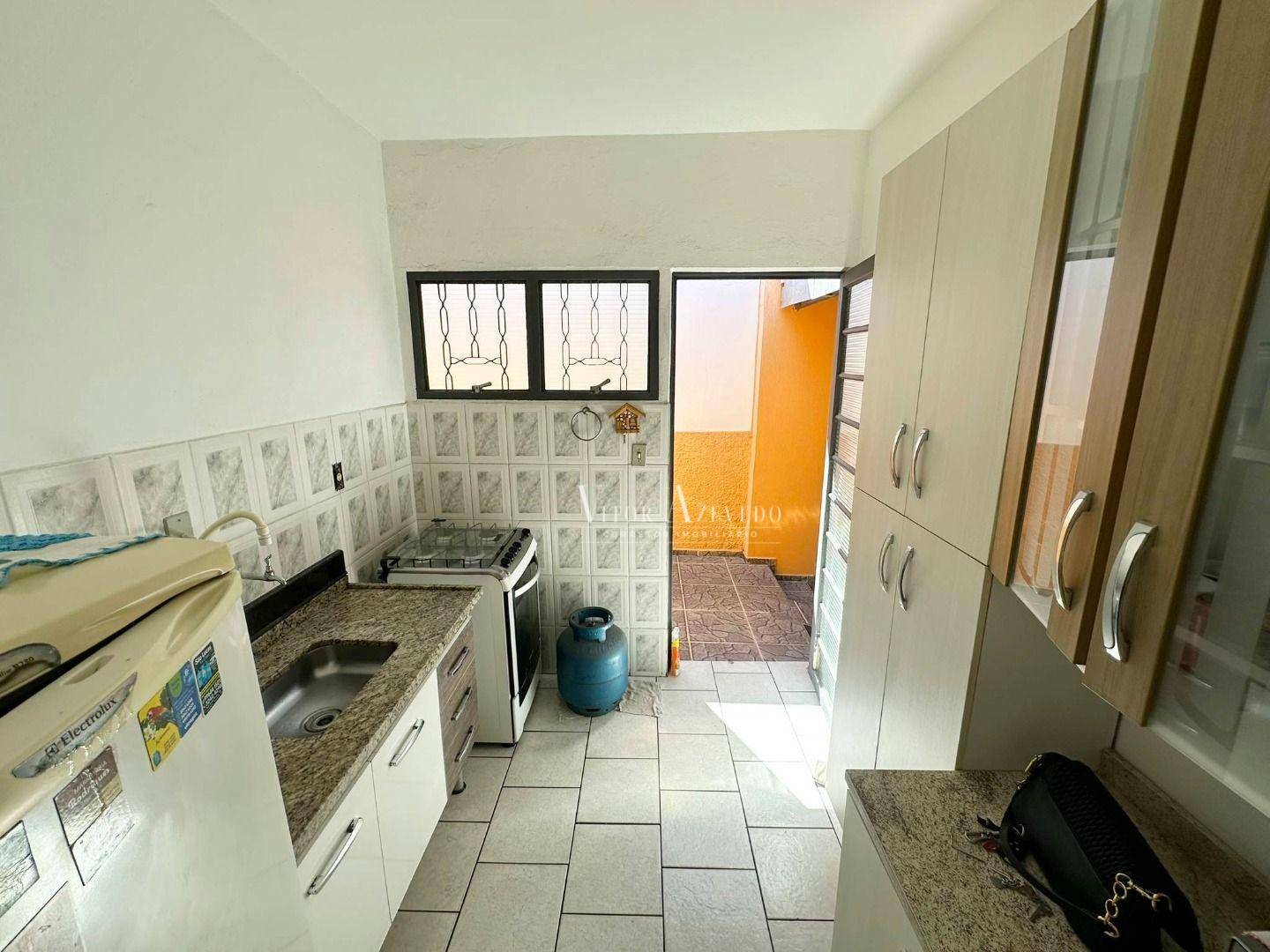 Casa à venda com 2 quartos, 94m² - Foto 8