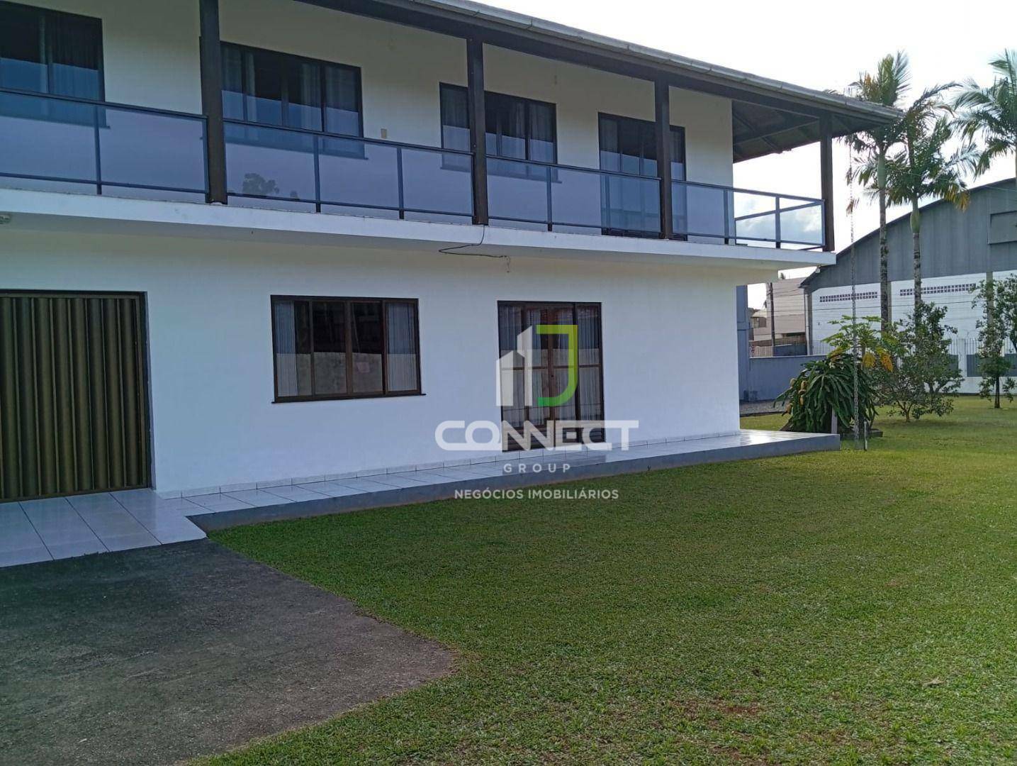 Casa à venda com 4 quartos, 240m² - Foto 1