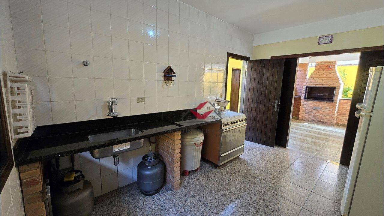 Casa à venda com 4 quartos, 261m² - Foto 18