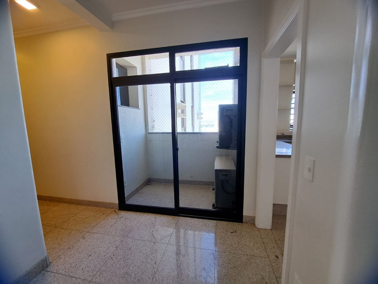 Apartamento para alugar com 4 quartos, 300m² - Foto 8