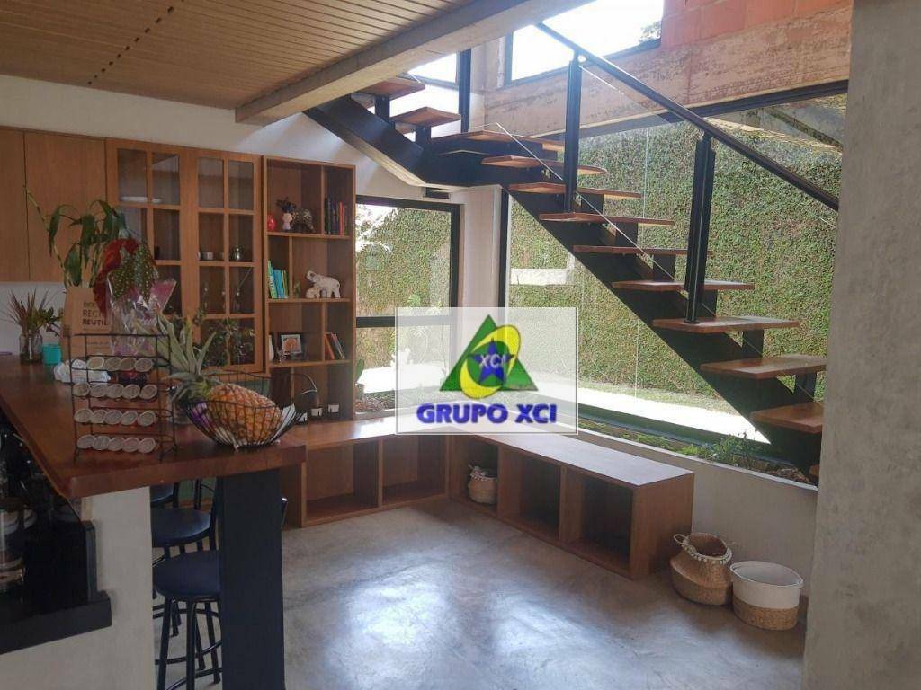 Casa à venda com 3 quartos, 220m² - Foto 5