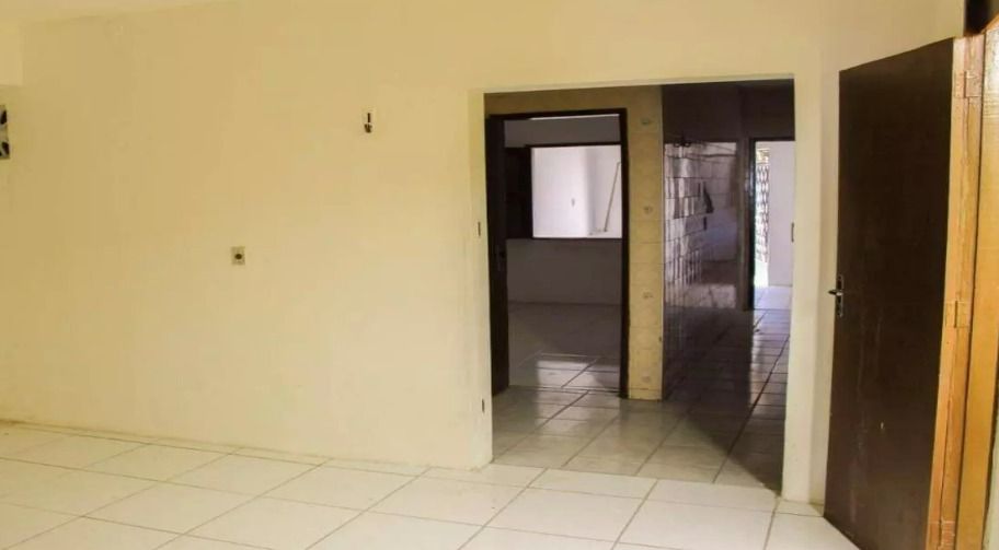 Casa à venda com 4 quartos, 200m² - Foto 6