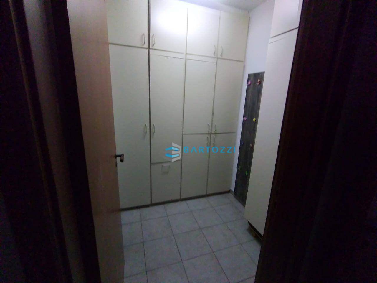 Apartamento à venda com 3 quartos, 117m² - Foto 19