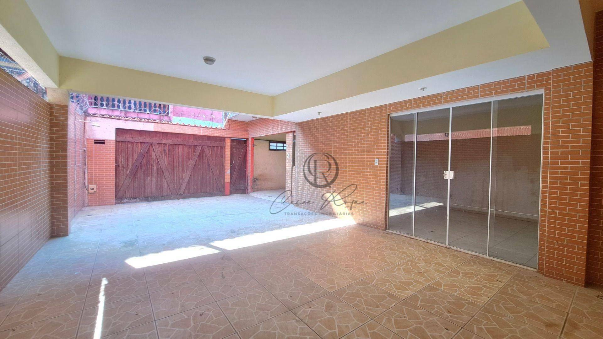 Casa à venda com 3 quartos, 250m² - Foto 3