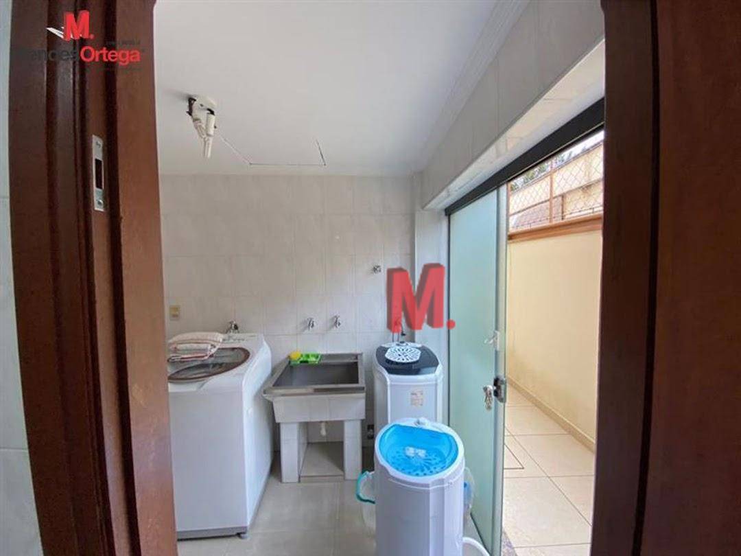 Casa à venda com 3 quartos, 273m² - Foto 14