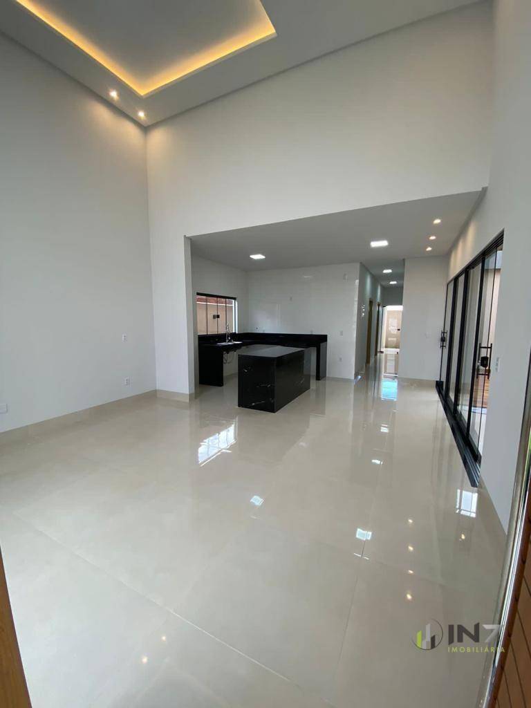 Casa à venda com 3 quartos, 158m² - Foto 1