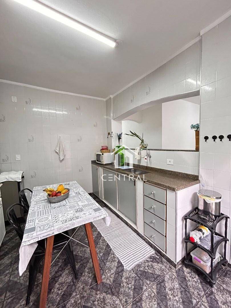 Sobrado à venda com 6 quartos, 250m² - Foto 8